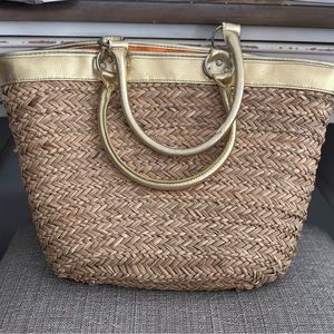 Medium size tote